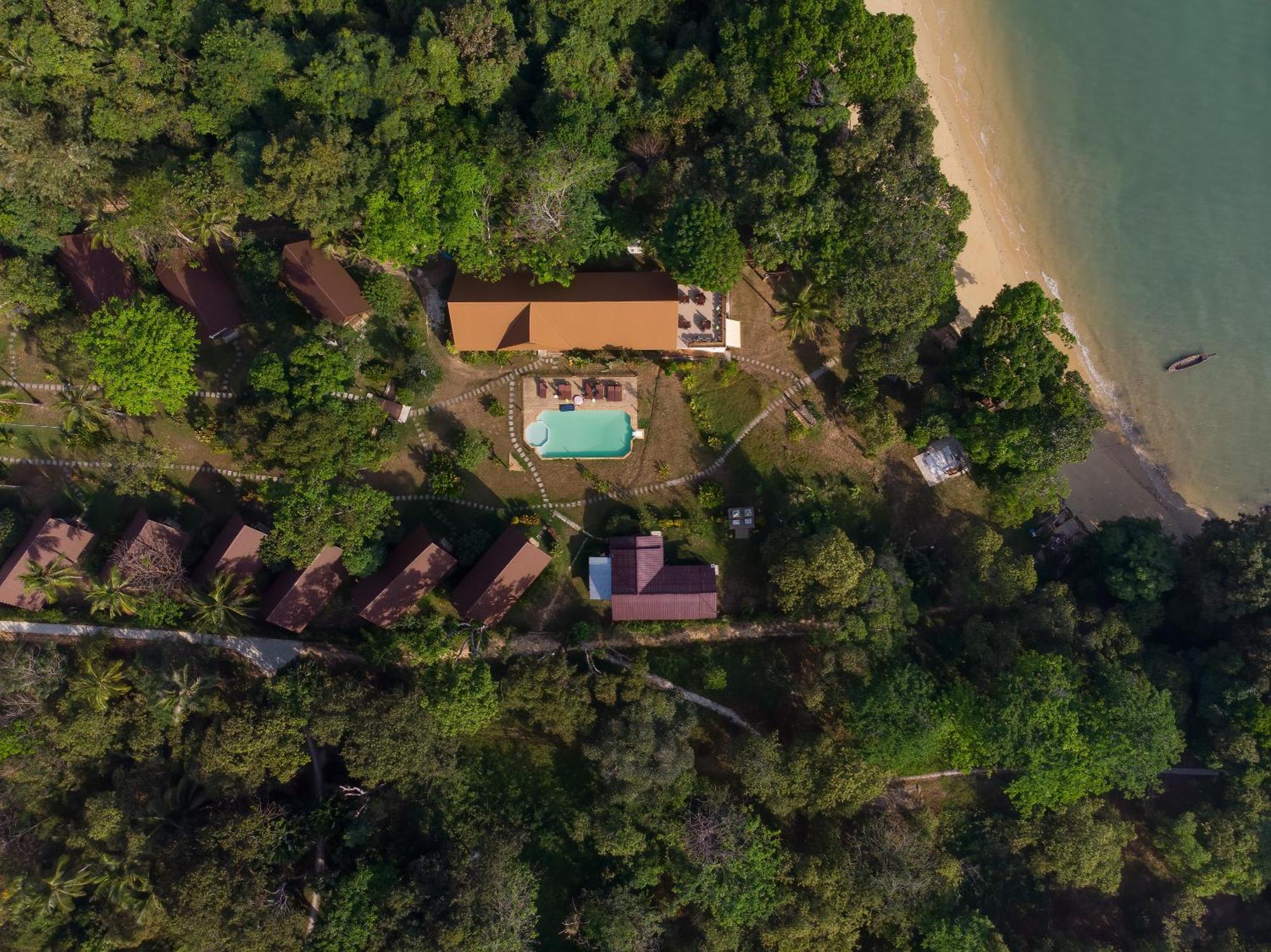 Phayamas Private Beach Resort And Island Brew - Adults Only Koh Phayam Exterior foto